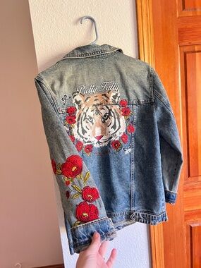 Stradivarius Denim Jacket Embroidered Tiger Roses Butterfly Pretty Kitty S